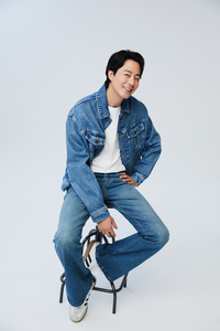 조인성, 사비로 영화관 대관해 팬 초청 “이렇게 많은 작품 은 25년만에 처음”