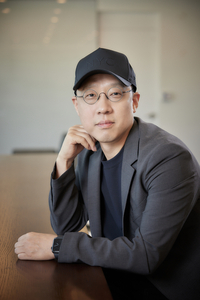 ‘비공식작전’ 김성훈 감독 “‘베테랑’ 하정우, 대본 처음부터 끝까지 완독하는 모습에 감동”[SS인터뷰]