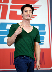 [포토] '파격패션으로 브이' 장혁