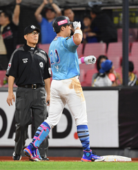 [포토]역전타 세리머니 하는 KT 황재균