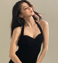 ‘165cm·47kg’ 한소희, 마른 몸 부러워하는 팬에 “나처럼 마르면 안 돼”