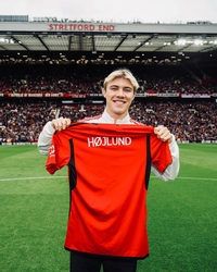 마운트-오나나 이어 제2의 홀란까지 품었다, 맨유의 과감한 이적시장 행보