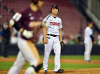 [포토]‘김혜성 유격수 직선타 처리’ 고우석
