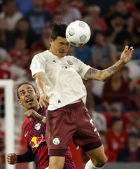 0-4 치욕패 막은 ‘미친 스프린트’에 관중 물개 박수, 김민재 알리안츠 아레나서 강렬한 데뷔전