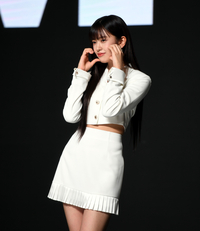 ‘음중’ 무대 중 아찔한 사고당한 안유진, 프로 정신은 감탄, 제작진 안전불감증은 비난↑