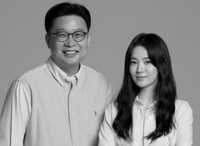 송혜교·서경덕 교수, 광복절 맞아 독립운동 안내서 1만부 기증