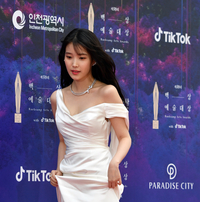 아이유, 이번에는 팬들에게 개인카드까지…역시 ‘파·파·미’ 원탑