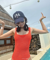 ‘톱모델도 기죽일 몸매’ 손나은, 뒤태도 완벽한 수영복 자태