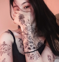 ‘신비주의 그까이꺼’ 한소희, 엉뚱발랄 일상 매력부자