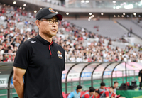 ‘야유 받은’ 안익수, FC서울 감독 전격 사퇴 선언 “내 능력 부족, 죄송하다…수호신이 돼 응원하겠다”