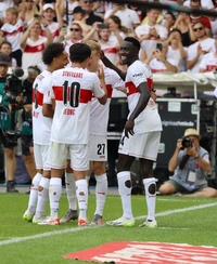 이적하자마자 ‘선발 풀타임’ 정우영…찬스 놓쳤지만, 슈투트가르트는 5-0 대승