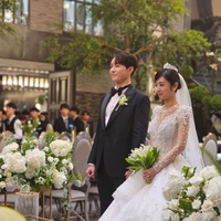 심형탁♥사야, 두 번째 결혼식 현장 어땠나 봤더니…화려한 축가 라인업 속 로맨틱 결혼식 [종합]