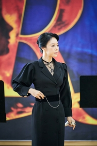 리사, 뮤지컬 ‘레베카’ 첫 공서 카리스마 폭발