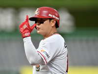 [포토]‘2회말 안타출루’ 추신수