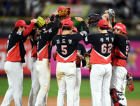 ‘호수비→결승타’ 뽑아낸 박찬호 칭찬한 KIA 김종국 감독 “공수 좋은 모습” [SS수원in]