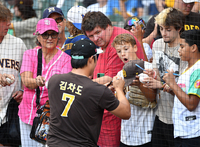 김하성, 밀워키전 3타수 무안타, 도루 29개째