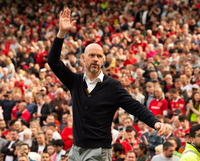 곧 이적시장 닫히는데 불안요소 많은 맨유…레전드도 경고 “레프트백-중앙 미드필더 영입해야”