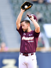 ‘1승8패 ERA 6.92’ 외국인 선발에 홍원기 감독 “더 올라올 페이스 없어” [SS시선집중]