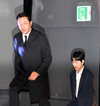 [포토]무대오르는 하정우와 임시완 ‘1947보스톤’