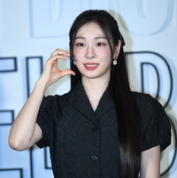 [포토] 김연아 '볼하트 요청에 웃음 빵'