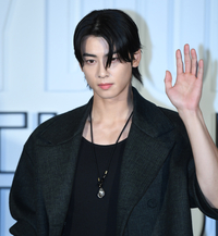 [포토] 차은우 '만찢남 손인사'