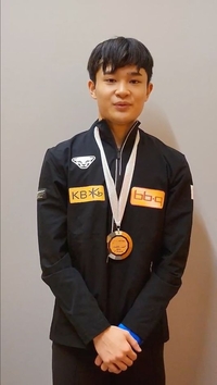 ‘4회전 첫 시도’ 김현겸, 주니어그랑프리 2차 은메달…국제 메이저대회 ‘첫 메달’