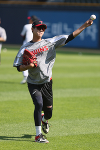 상무 전역 후 재조정, LG 포스트시즌 대비 비밀병기 좌투수 146㎞까지 찍었다[SS포커스]