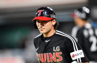 [포토]‘전광판 0의 행진 마침표 찍은’ 신민재