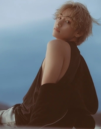 ‘꿈속의 왕자님’ 솔로데뷔 D-2 뷔, 몽환미 넘치는 해변 화보