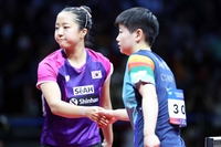 신유빈 “아직 부족 실감, 개인전에서 잘하겠다”...한국여자탁구, 중국에 져 은메달 [평창아시아선수권]