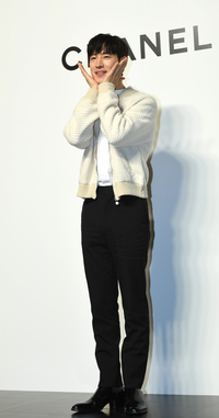 [포토] 이제훈 '꽃받침 포즈'