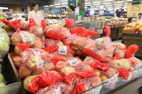 추석 앞두고 사과값 고공행진, “최대 160.6% 오를 듯”