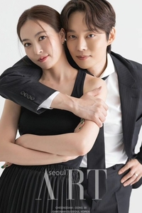 ‘뜨거운 신혼’ 심은진♥전승빈, 결혼 1주년 맞이 웨딩화보 공개