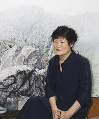 우리나라의 아름다운 사계절 테마 실경산수화, 문자 추상에 이은 한국적 정서 담다