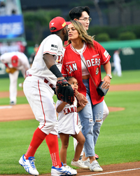 [포토]‘아빠...엄마, 뭐하세요?’에레디아 딸 리아