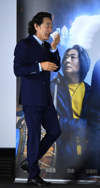 [포토] 허준호 '땀 닦으며 입장'