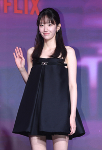 [포토]손인사 건네는 전종서