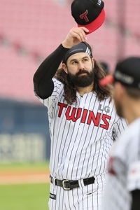 ‘5년 연속 10승 이상’ 누구보다 KS 바라는 LG 잠실 예수, 더블헤더 1차전 승리 이끌다···‘매직넘버 8’[SS잠실in]