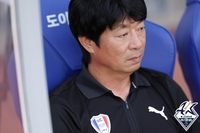 이번에도 감독만 책임, 시즌 두 번째 경질에 축구계-팬 반응은 ‘싸늘’ 화살은 사무국으로 ‘역풍’[SS포커스]