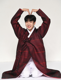 ‘민요 신동’→‘트롯 밀크남’까지…최수호 “母가 만든 한복, 정성과 사랑 담긴 덕”[한복인터뷰]