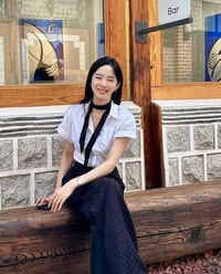 이청아가 입은 올드머니룩? 제니→뉴진스의 블록코어룩? 알 수 없는 Z세대의 옷차림[명절 Z 세대 문화 살피기]