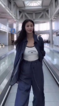 새신부 안혜경, 파워워킹 출국신고 “신혼여행 갑니다!”