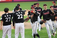 ‘LG 29년만 페넌트레이스 제패’ 긴 기다림 초스피드로 풀었다, 정규시즌 일정 다 나오지도 않았는데 1위 확정