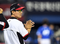 “시즌 내내 투수조 중심 잘 잡았다” 선발진 기둥 임찬규 향한 염경엽 감독의 박수[SS사직in]