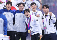 이강인 파리올림픽 차출? 황선홍 “도장 안받았다. 물음표, 답을 안주더라”...대표팀 금의환향 [항저우AG]