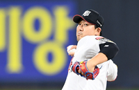 [포토]두산전 선발 등판한 KT 조이현