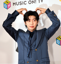 [포토] 임영웅 '심장 터지게 하는 귀여운 포즈'