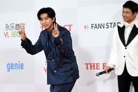 [포토] 임영웅 '퇴장도 깜찍하게'