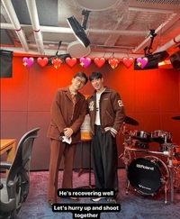 ‘부국제 불참’ 이제훈, 절친 이동휘와 ‘찰칵’…“어서 함께 촬영해요”