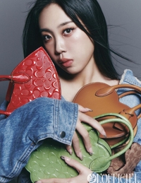 ‘유지어터’ 이영지, 미모 폭발 명품 화보